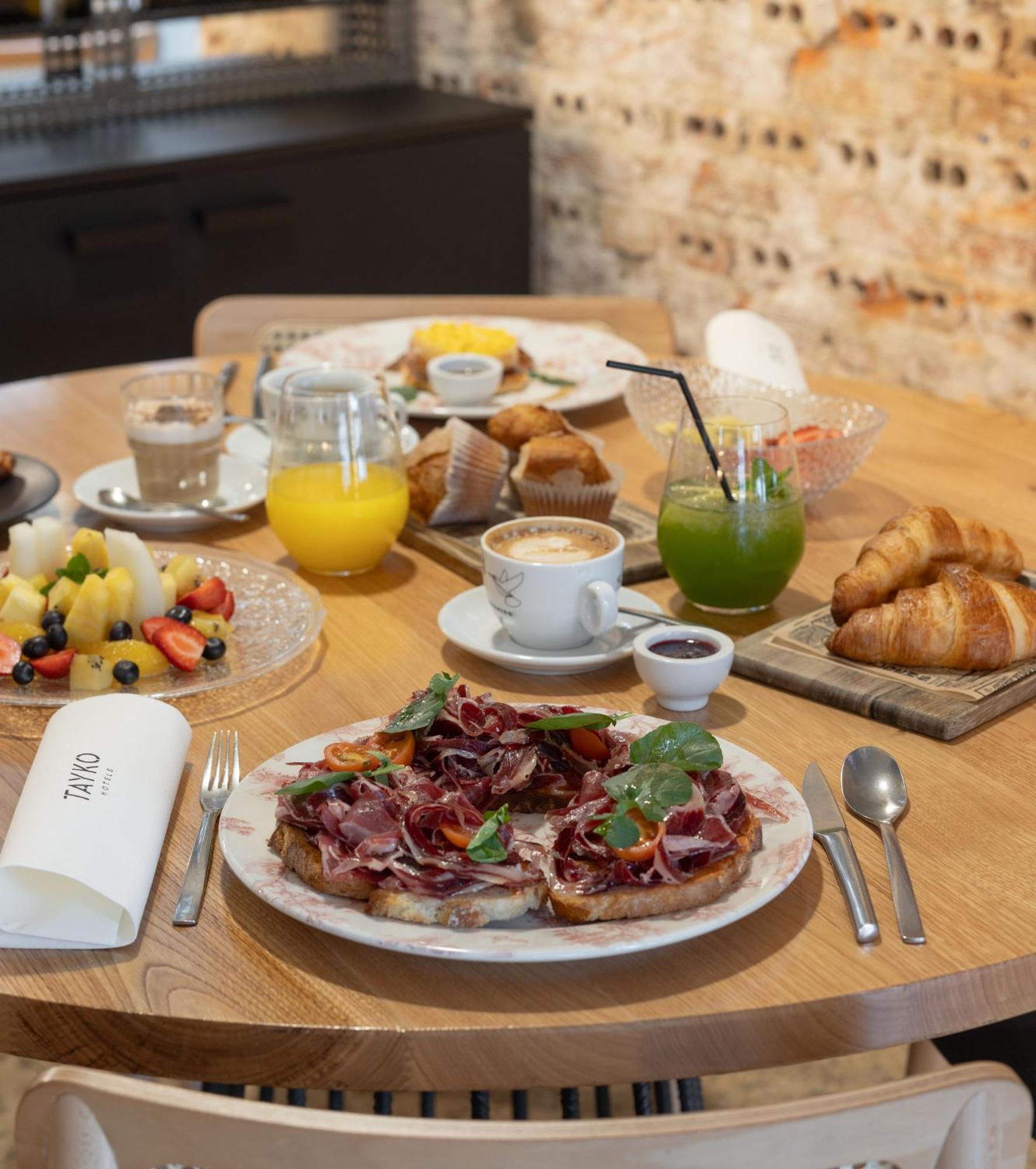 Hotel Tayko Билбао Екстериор снимка