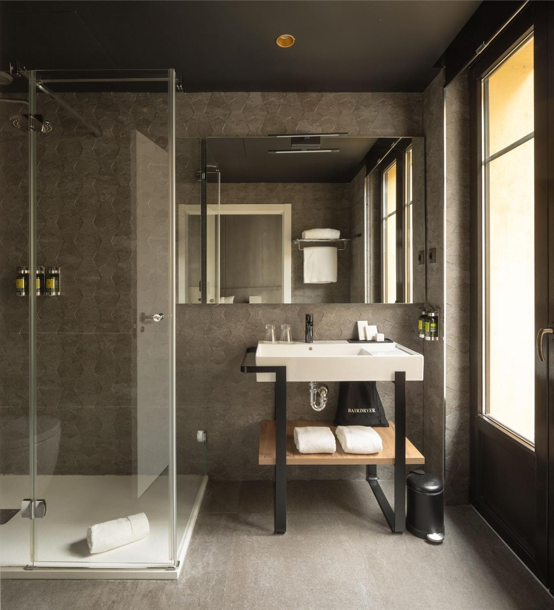 Hotel Tayko Билбао Екстериор снимка